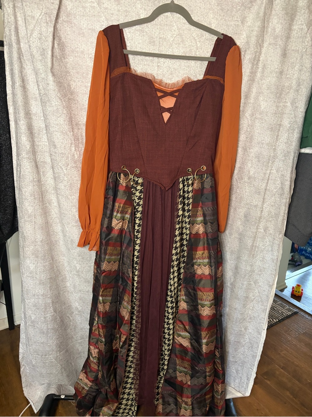 Hocus Pocus Costume Large - Picture 5 of 10